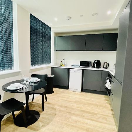 مانشستر Fully Equipped One Bedroom Apartment Near Old Trafford Stadium! المظهر الخارجي الصورة