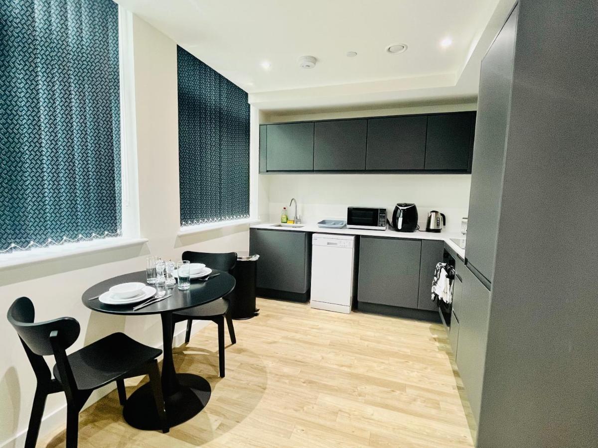 مانشستر Fully Equipped One Bedroom Apartment Near Old Trafford Stadium! المظهر الخارجي الصورة