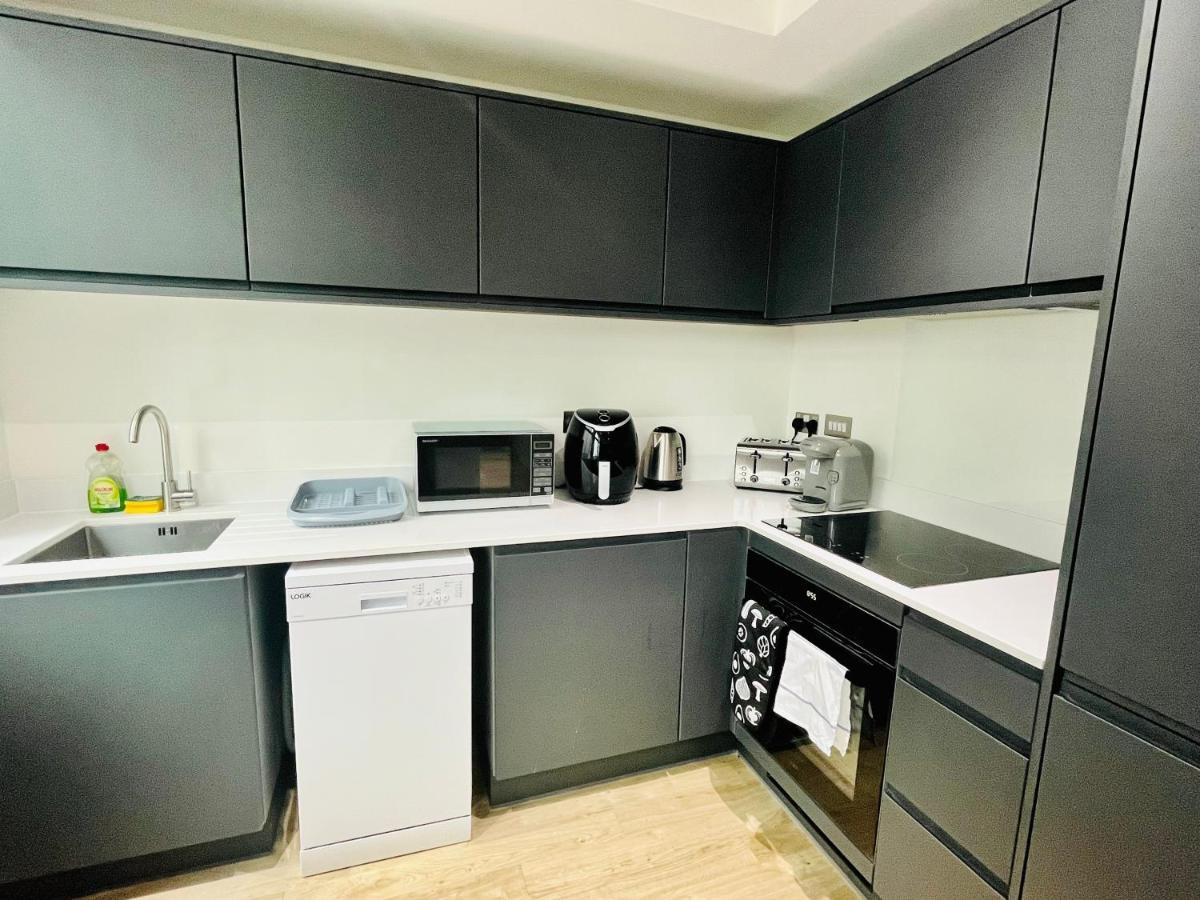 مانشستر Fully Equipped One Bedroom Apartment Near Old Trafford Stadium! المظهر الخارجي الصورة