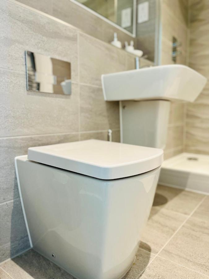 مانشستر Fully Equipped One Bedroom Apartment Near Old Trafford Stadium! المظهر الخارجي الصورة